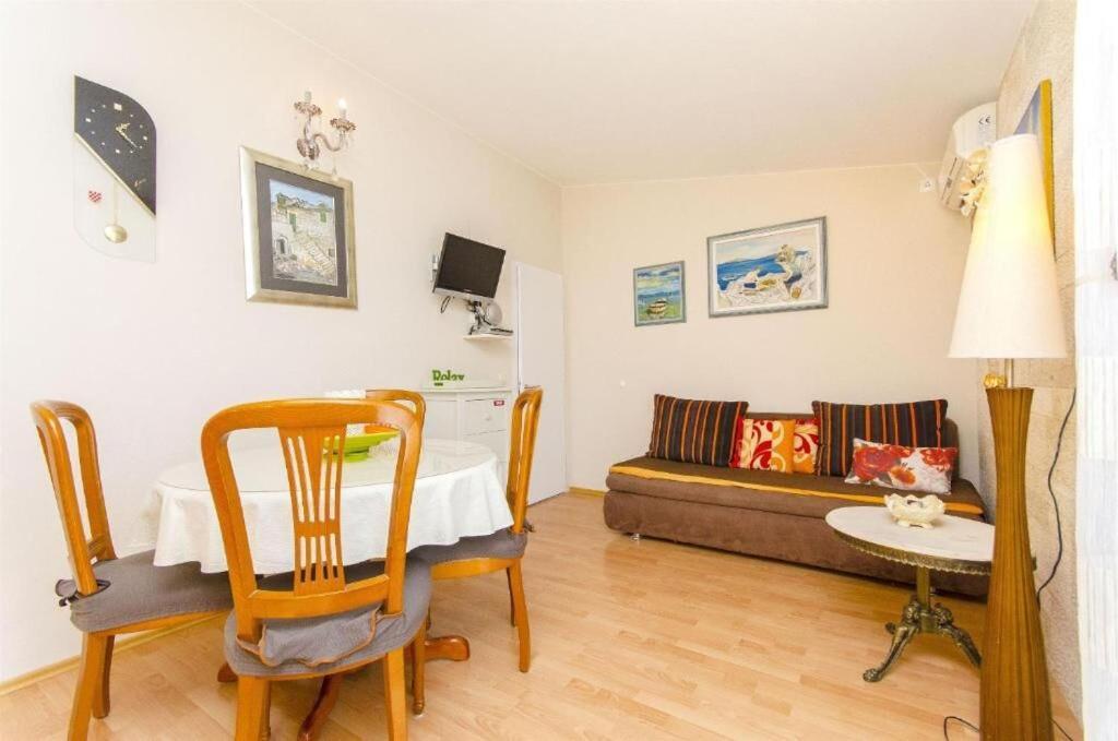 Apartments Nives Trogir Exterior foto
