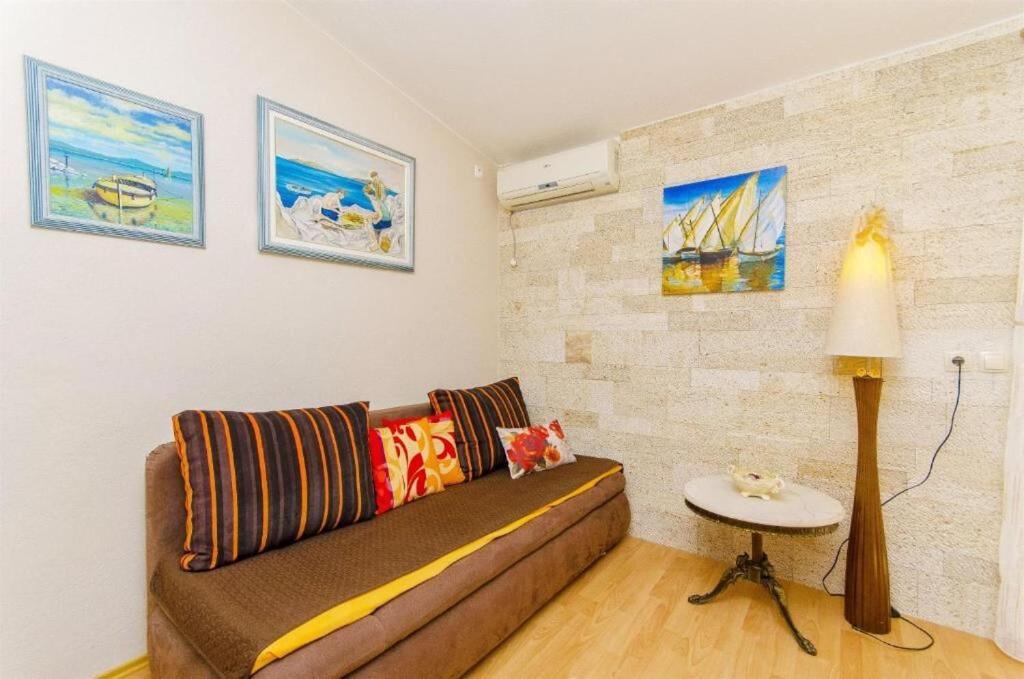 Apartments Nives Trogir Exterior foto