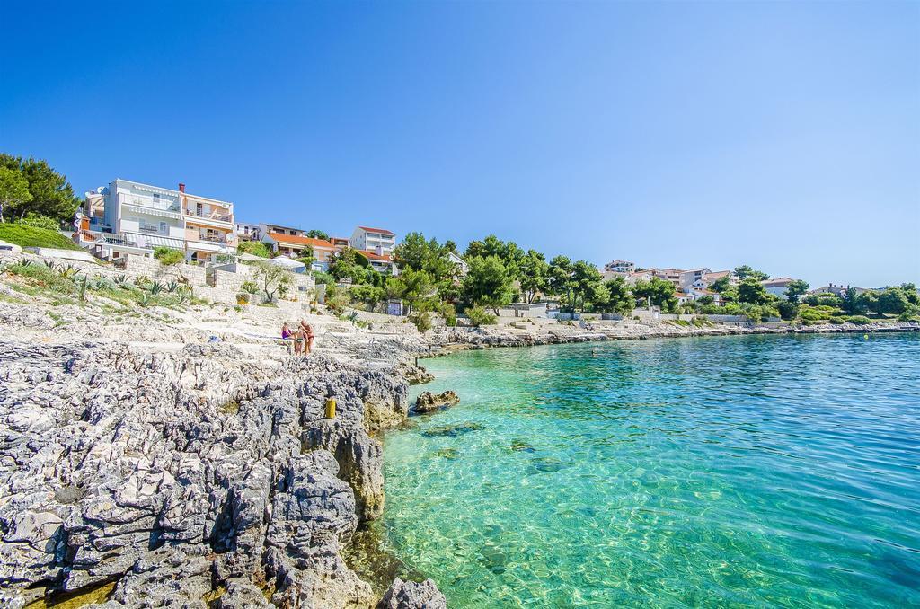 Apartments Nives Trogir Exterior foto