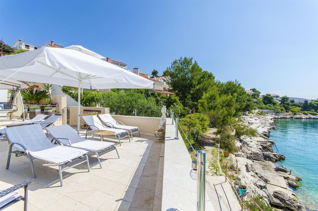 Apartments Nives Trogir Exterior foto