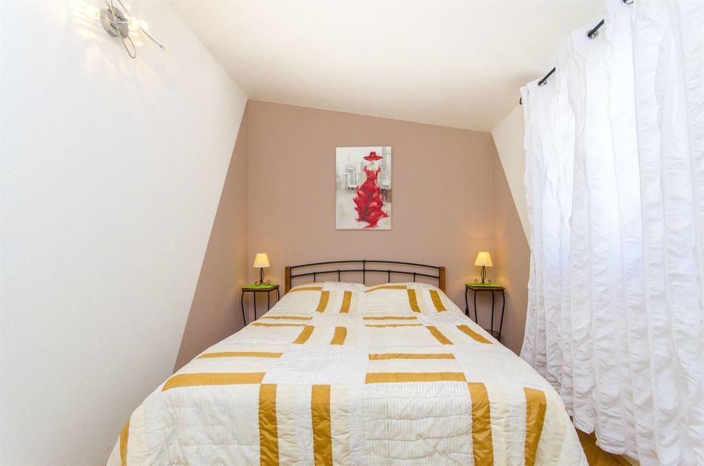 Apartments Nives Trogir Exterior foto