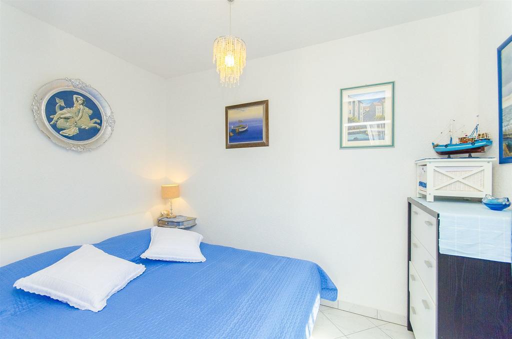 Apartments Nives Trogir Exterior foto